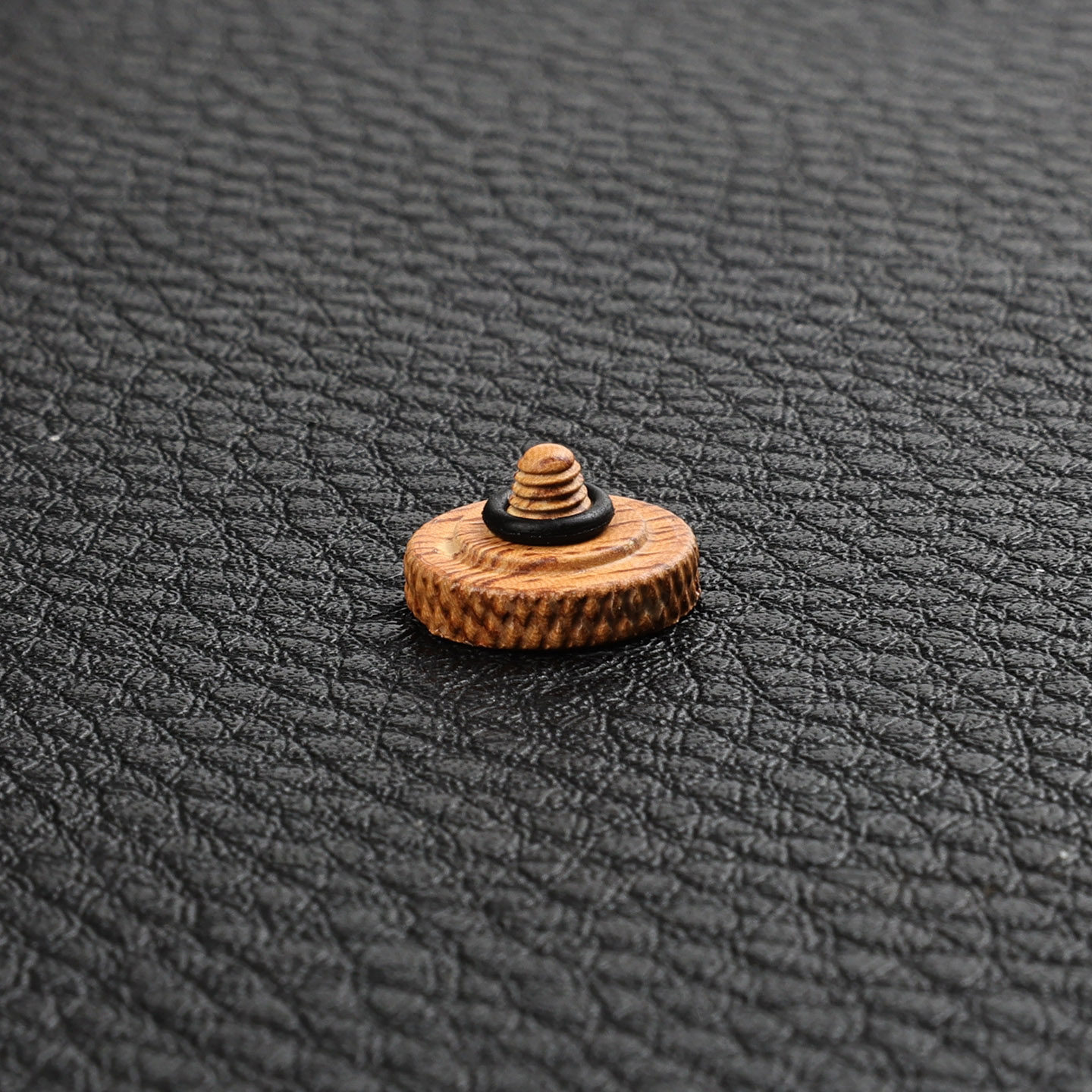 Pulsante a scatto in legno di  - Fujifilm Camera X-T5 recensione e prezzo
